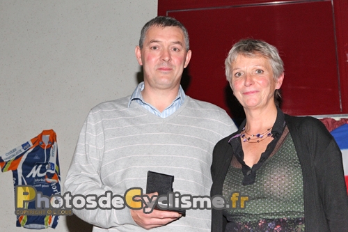 AGCD562010 (63)
